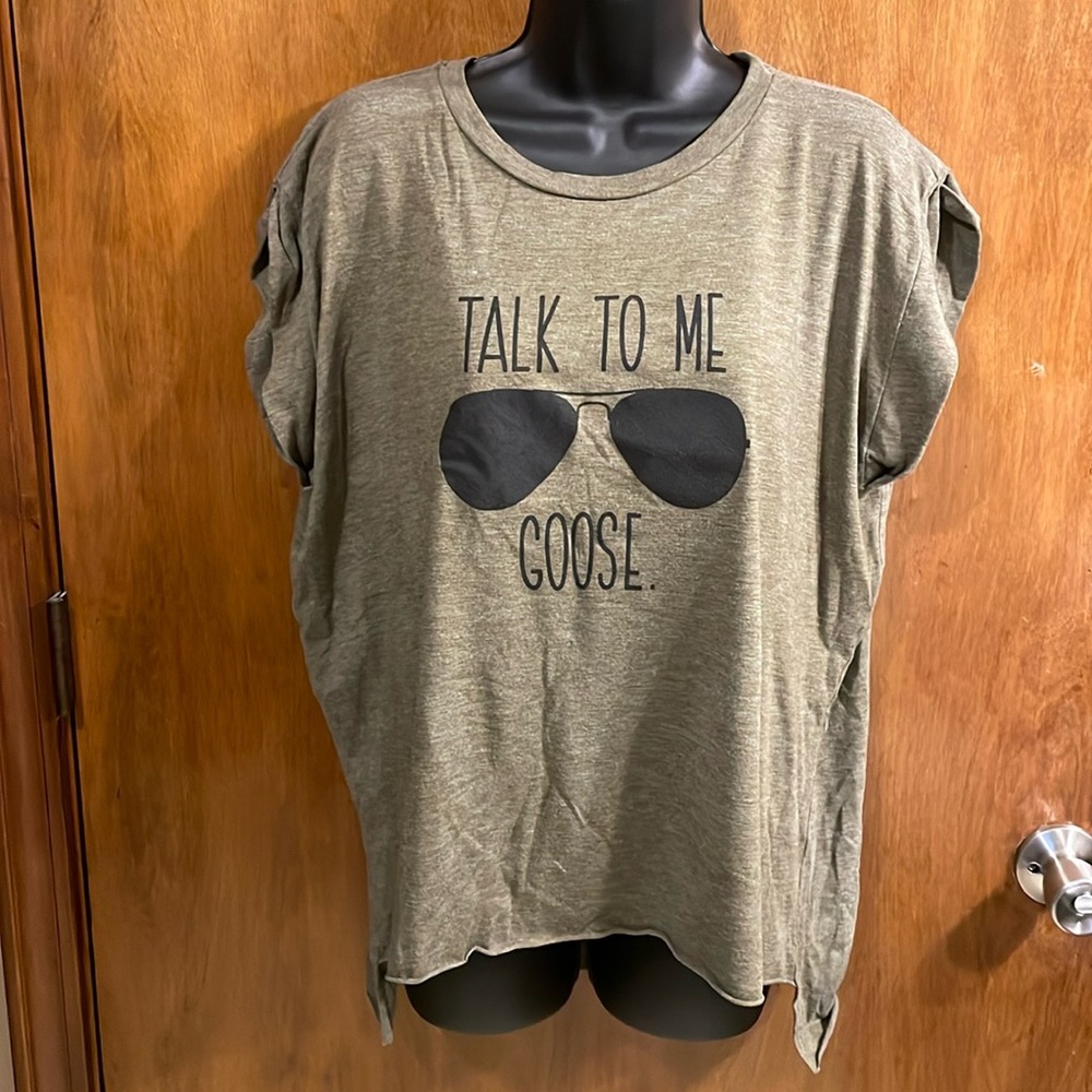 Women’s short sleeve tee